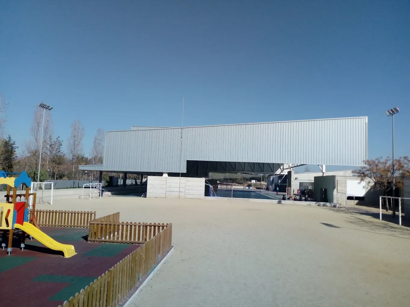 Colegio Elisabeth Salou · 3